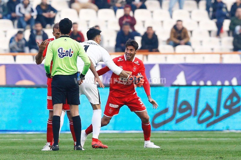 خلیل زاده: لب من خون آمده داور می خندد!