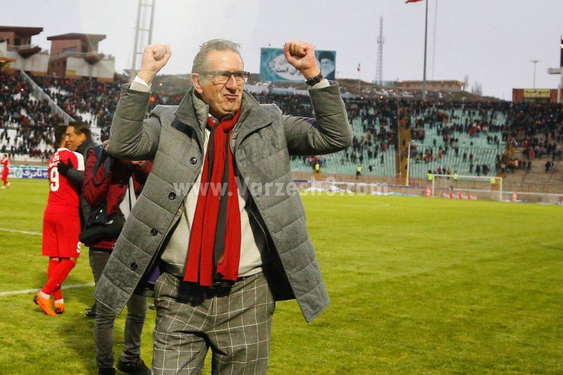 خوشبختی‌ جورج لیکنز؛ تراکتور کامل شد