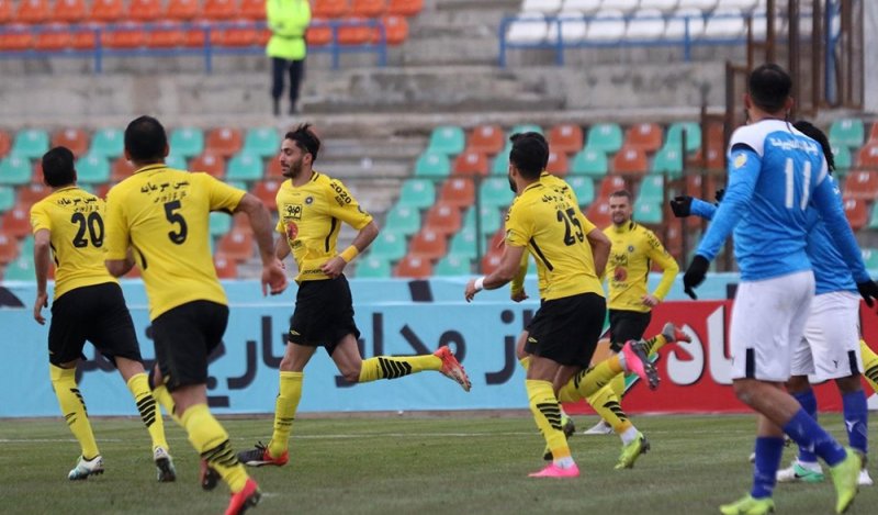 اطمینان قلعه نویی از زوج قلب خط دفاعی سپاهان