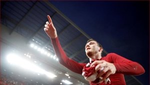 رابرتسون: لیورپول باید بایرن را فعلا فراموش کند