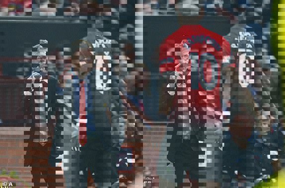 ترکیب اصلی پالاس و منچستریونایتد اعلام شد