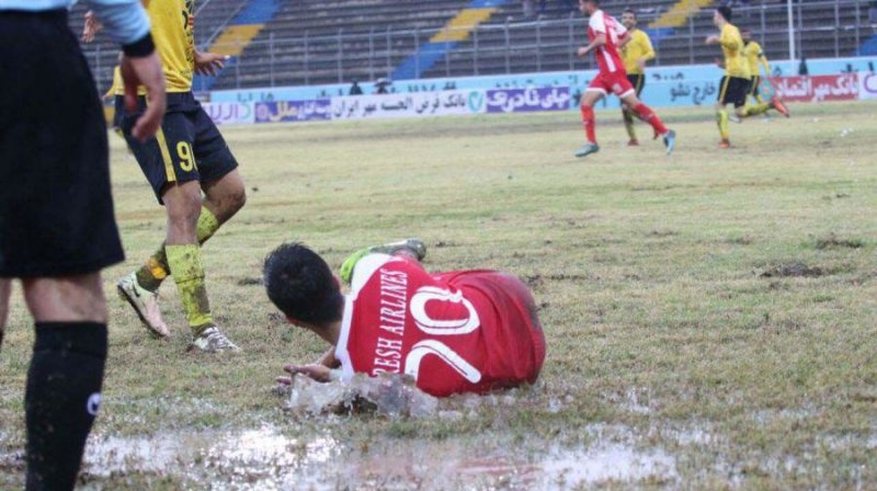 سازمان لیگ مانع برگزاری بازی در زمین بیکیفیت