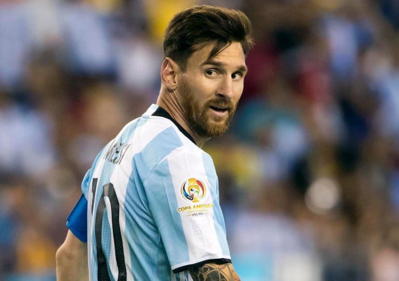 پیراهن مسی را نگیرید؛ با مسی سلفی نیاندازید