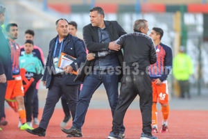 علی دایی: حرفهای قطبی چرند است!