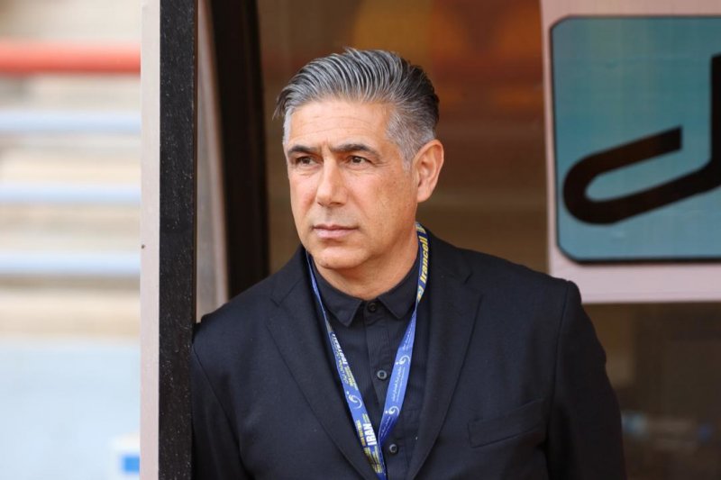 قطبی به لیدر فحاش: به شما دست نمیدهم