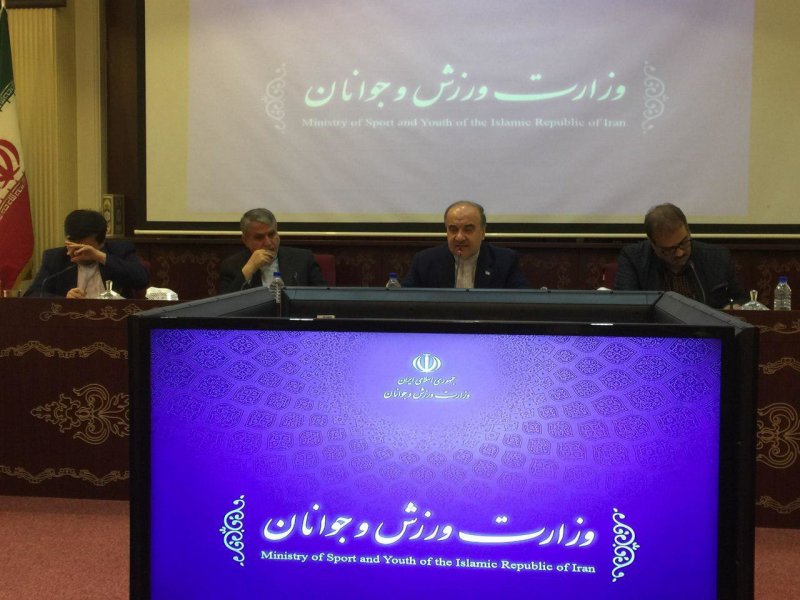 سلطانیفر: ورزش ایران دو وزیر دارد!