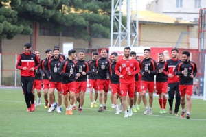زنده از کاظمی؛ پرسپولیس برای سپاهان آماده می‌شود