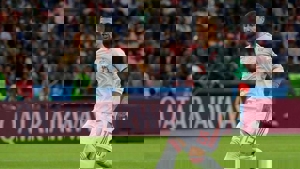 استقبال از راموس در مالت با سوت‌های کرکننده