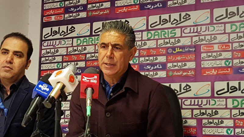 قطبی: با بازیکنانم به شدت برخورد می کنم