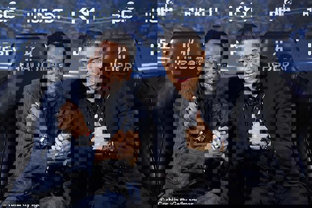 1394802