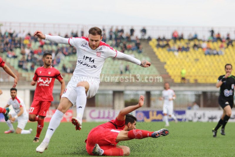 سپیدرود 3 - تراکتور 1؛ لیکنز، کت و شلوارت را عوض کن