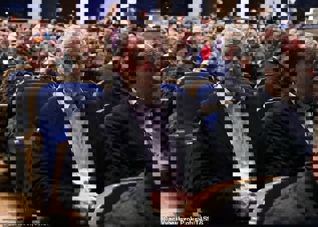1397852