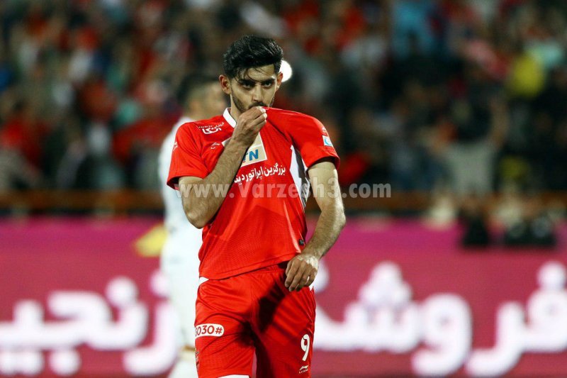 ترابی؛ بوسه بر لوگو اینبار در آسیا