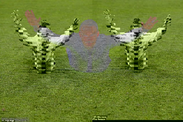 1398792