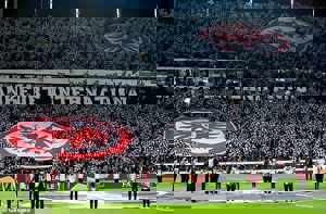 هواداران و عقاب غول‌پیکر، مهمان صعود آینتراخت