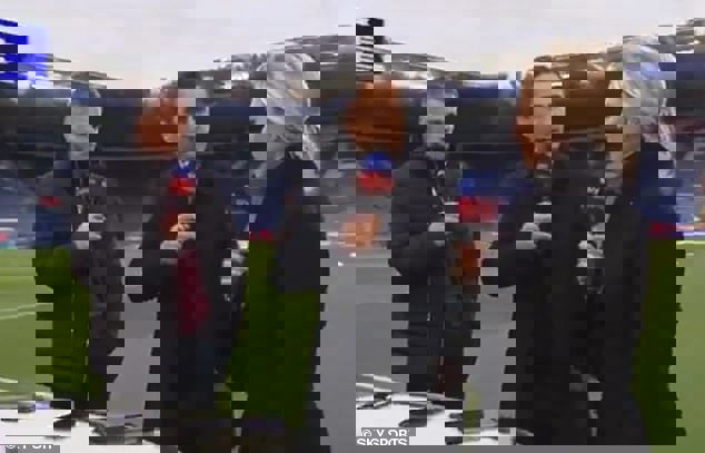 1400323