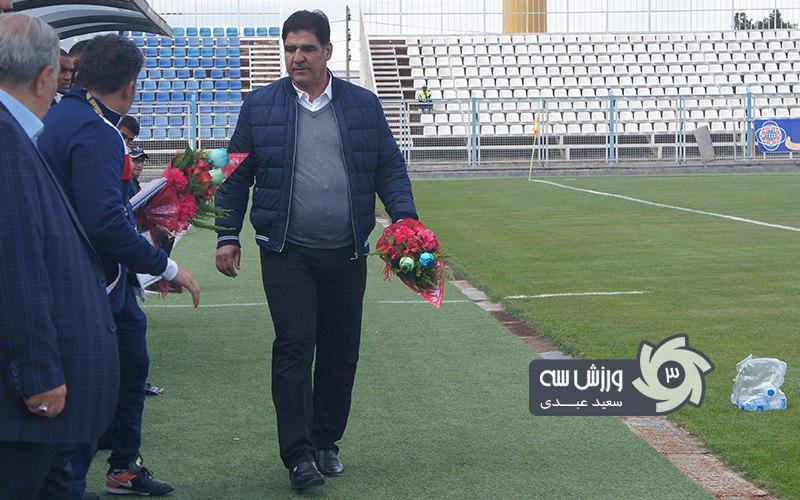 مهاجری: تیم من اتوبوسی دفاع نمی‌کند