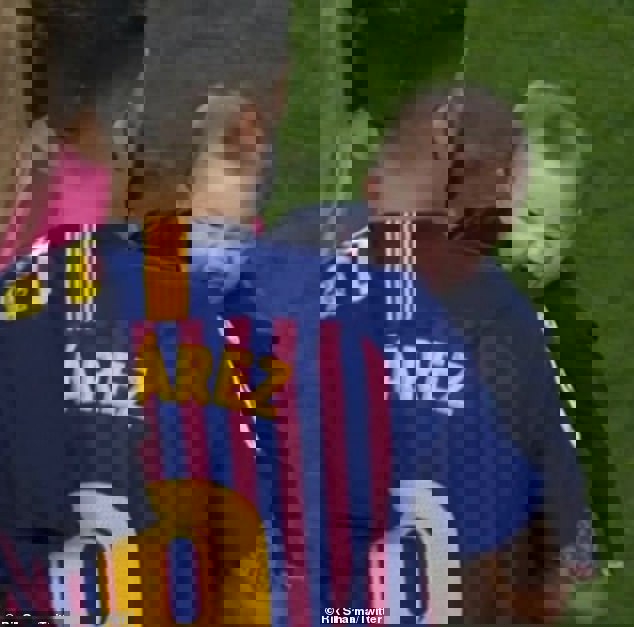 گاز گرفتن در خانواده سوارز موروثی است!(عکس)