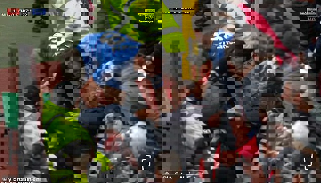 1401883