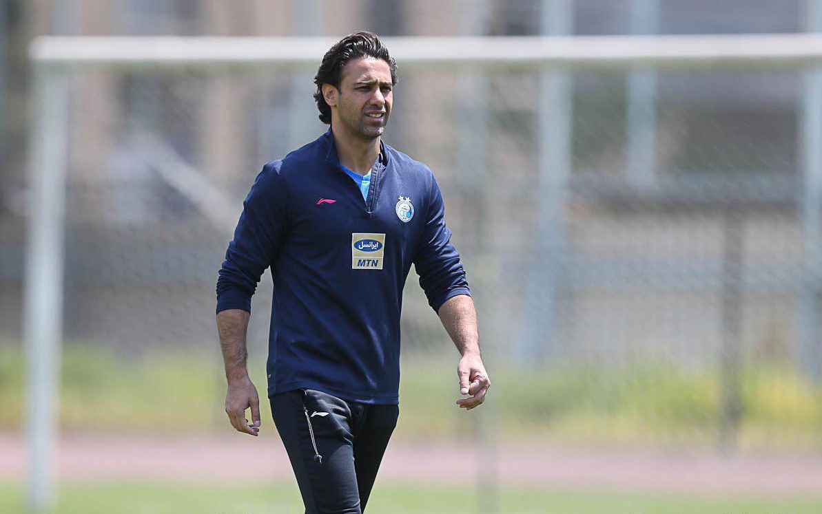 فرهاد مجیدی به عنوان سرمربی در تمرین استقلال