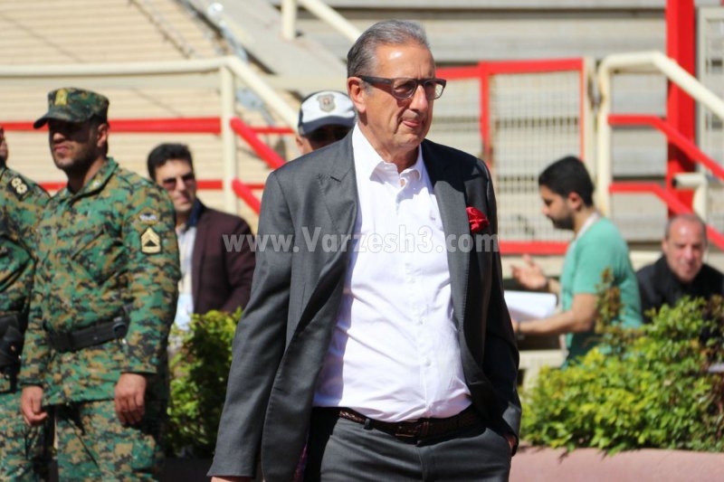 لیکنز: آن توپ به گل میرفت استادیوم منفجر میشد!