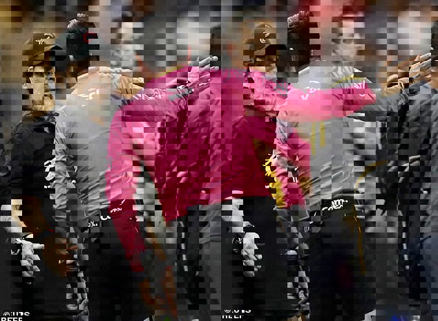 1403174