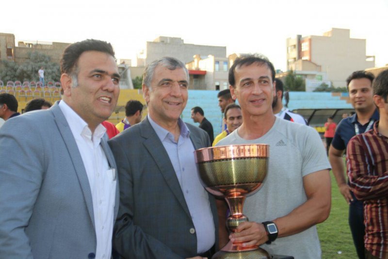 پرویزی: یک ریال به بچههای ما پاداش ندادند!