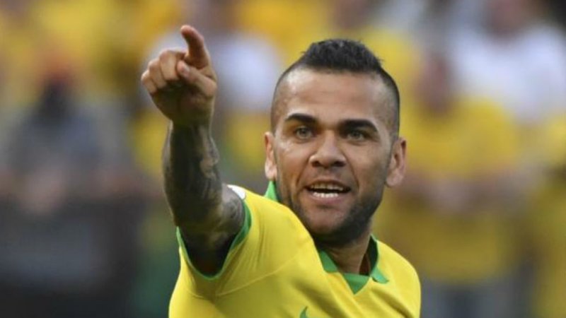 آلوز: بیکارم و حاضرم برای مارکا هم کار کنم!