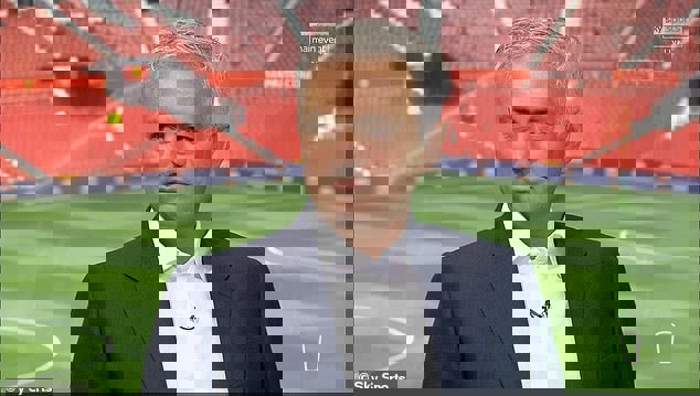 1425833