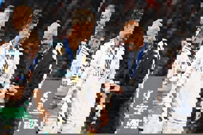 1425993