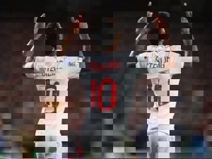 کفش استرلینگ، هدیه به هوادار نوجوان انگلیسی