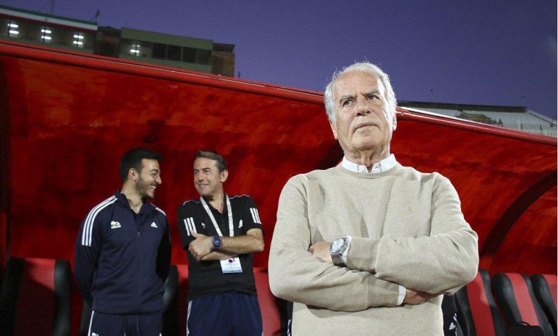 اجبار دنیزلی؛ خط هافبک تراکتور زیر و رو میشود