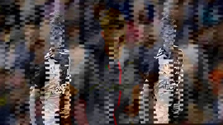 دی لیخت: تا ۱۵ سالگی یک هافبک بازی‌ساز بودم