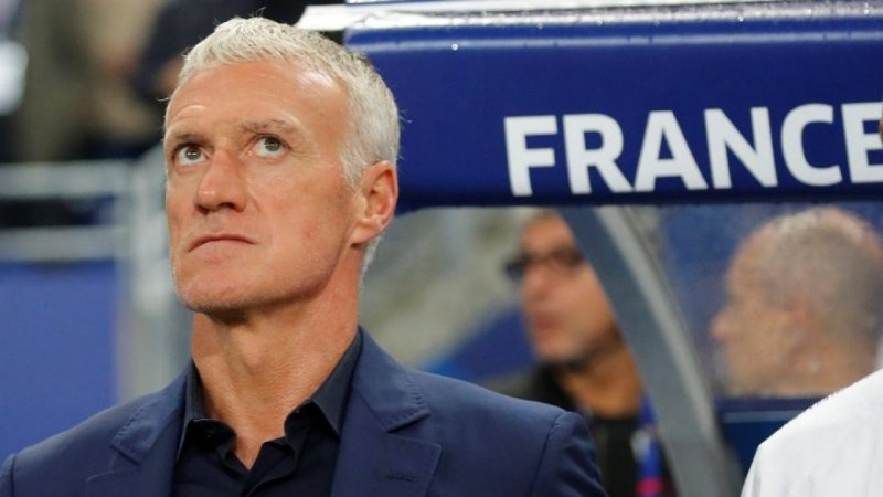 دیدیه دشان با تیم ملی فرانسه تمدید کرد