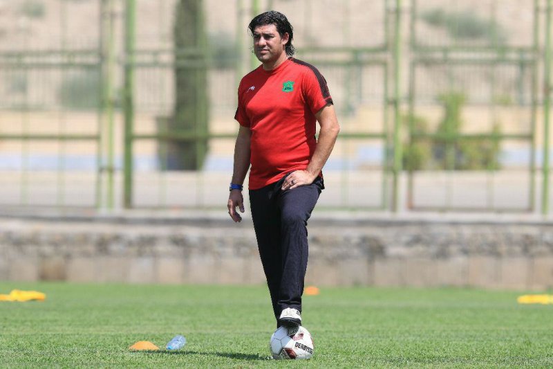 سراج: داشتیم گل میزدیم اما 4 اخطار گرفتیم!