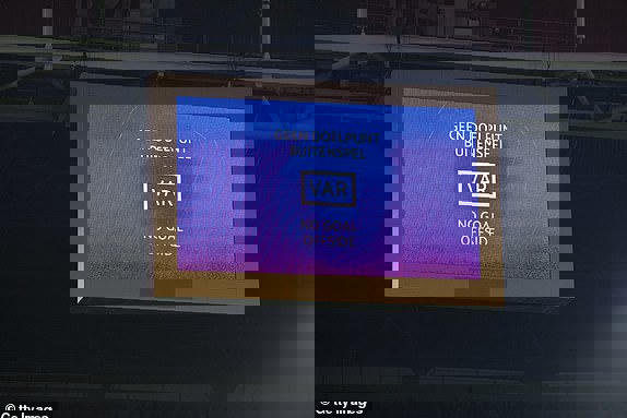 1445725