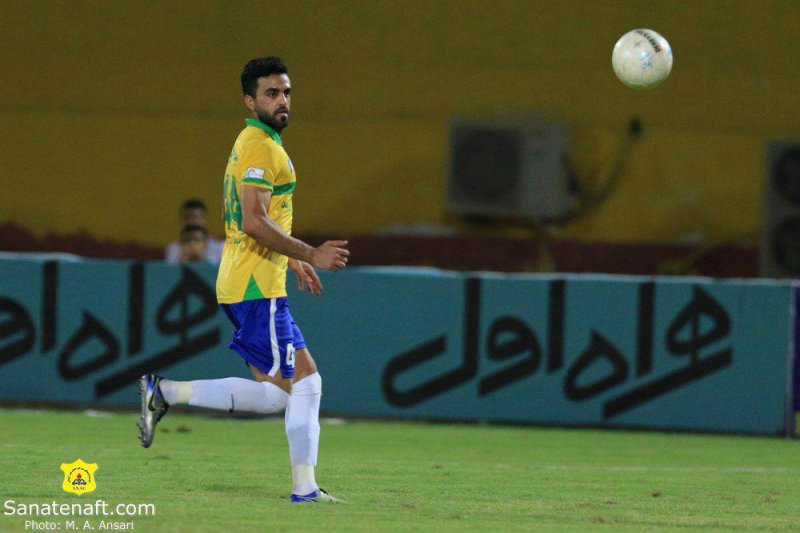 اهلشاخه: فوتبال ایران باید به ما احترام بگذارد