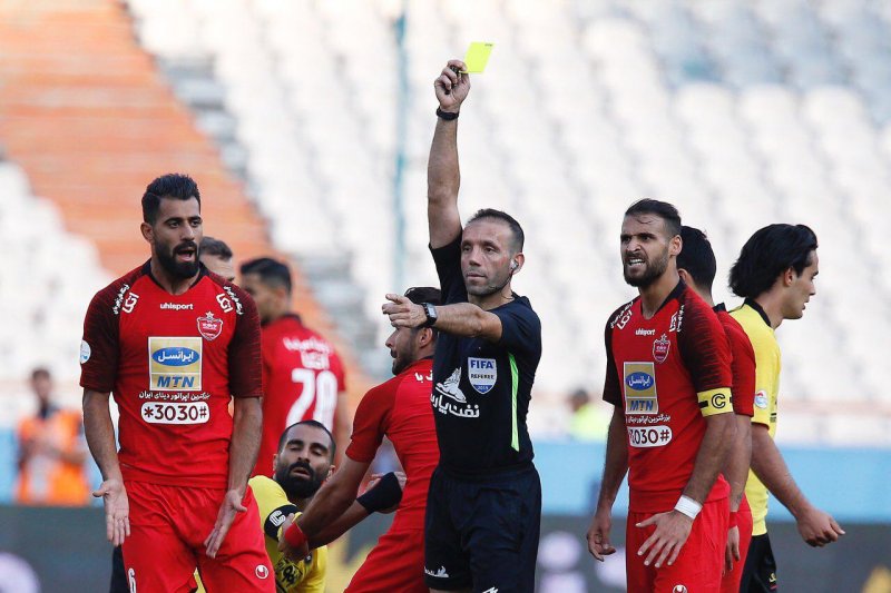 قضاوت داور پراشتباه در حساس ترین بازی هفته!