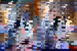 عسکری: باید با شرایط موجود بجنگیم