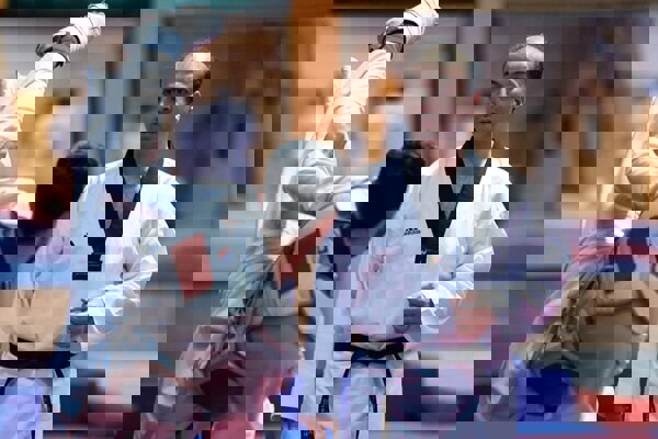 عسکری: باید با شرایط موجود بجنگیم