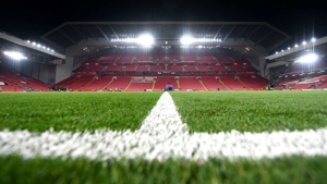 برخورد پلیس لیورپول با تماشاچیان ناپولی