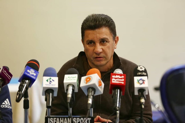 قلعهنویی: چرا یک غریبه را به رختکن راه دادم؟