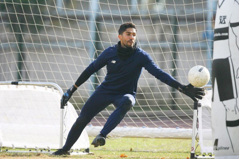 رقابت سخت حسینی و اخباری با 3 لژیونر