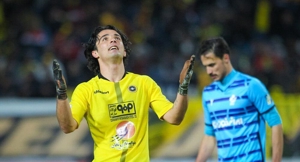 سپاهان نورافکن را به استیلی می‌دهد؟