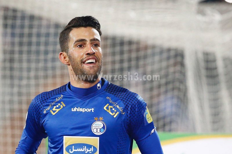 رضاوند: هنوز پولی به حسابم نیامده است