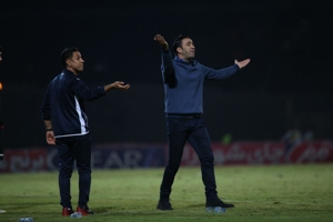 نکونام: آنهایی که کم لطفی کردند باید بروند