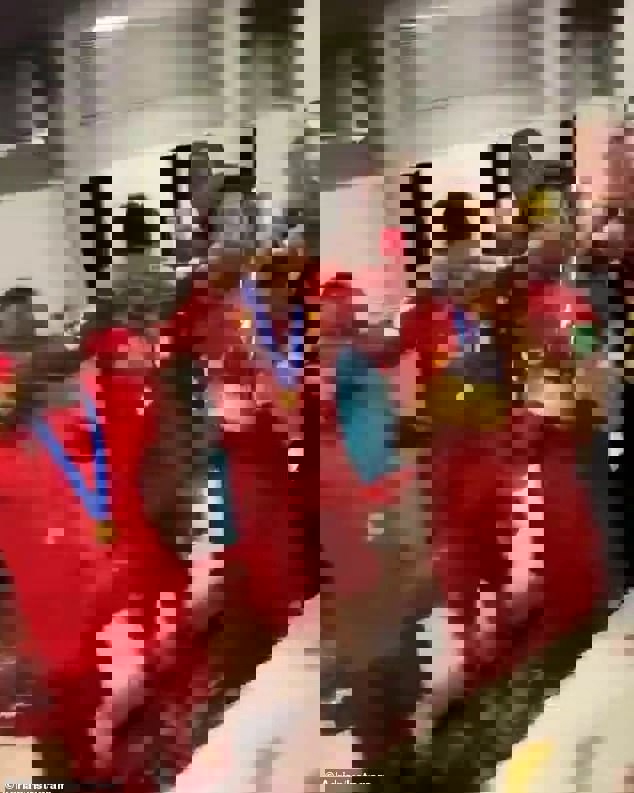 1462737