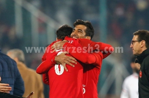 هدیه کریسمسی امیری به گابی کالدرون!