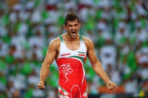 اکبری: باروفس مثل ایرانی‌ها پهلوانی کشتی می‌گیرد