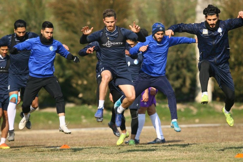 استقلال بازیکن خارجی جذب می‌کند